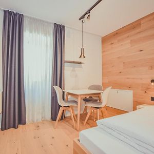 Deluxe Zimmer mit Kingsize-Bett